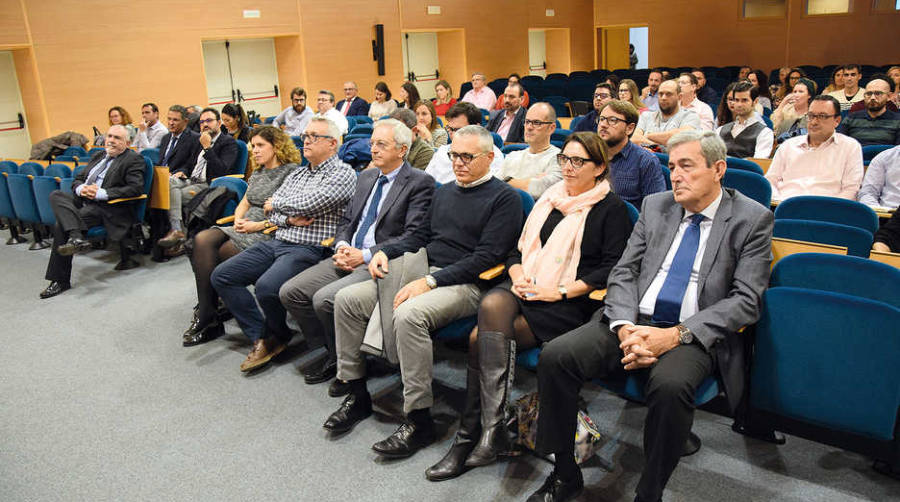 Nerea Rodr&iacute;guez imparte una conferencia sobre el CAU