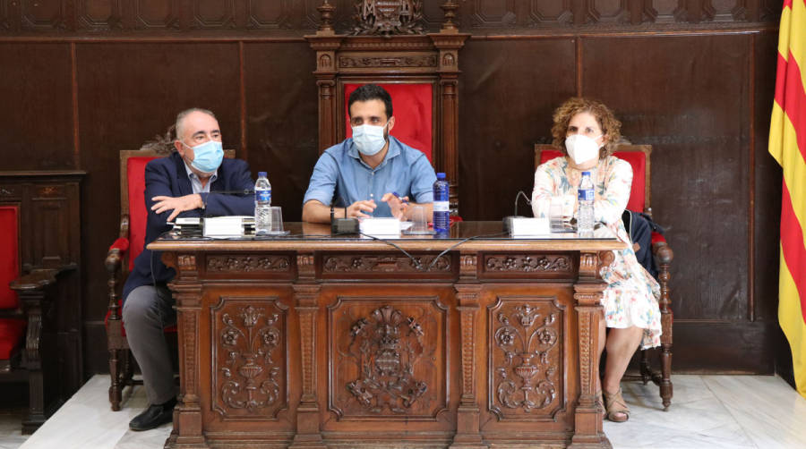 Francesc S&aacute;nchez, director general de la Autoridad Portuaria de Valencia; Dar&iacute;o Moreno, alcalde de Sagunto, y Carmen Garc&iacute;a, jefa de Gesti&oacute;n del Territorio.