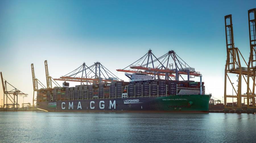 El “CMA CGM Palais Royal” operó en la terminal de CSP Iberian Valencia Terminal. Foto Antonio Alcaraz (Pilot Harbour).