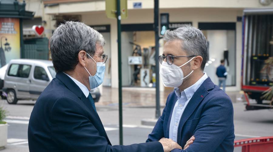 Aurelio Martinez, presidente de la Autoridad Portuaria de Valencia; y Arcadi Espa&ntilde;a, conseller de Pol&iacute;tica Territorial, Obras P&uacute;blicas y Movilidad de la Generalitat Valenciana. Foto: Ra&uacute;l T&aacute;rrega.