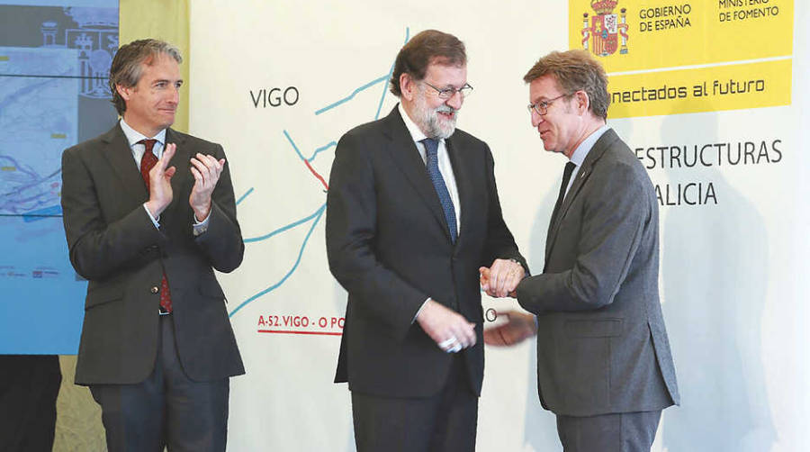 El presidente del Gobierno, Mariano Rajoy, visit&oacute; el pasado lunes las obras del tramo Vilaboa-A Ermida de la A-57 en compa&ntilde;&iacute;a del ministro de Fomento, &Iacute;&ntilde;igo de la Serna, y del presidente de la Xunta de Galicia, Alberto N&uacute;&ntilde;ez Feij&oacute;o.