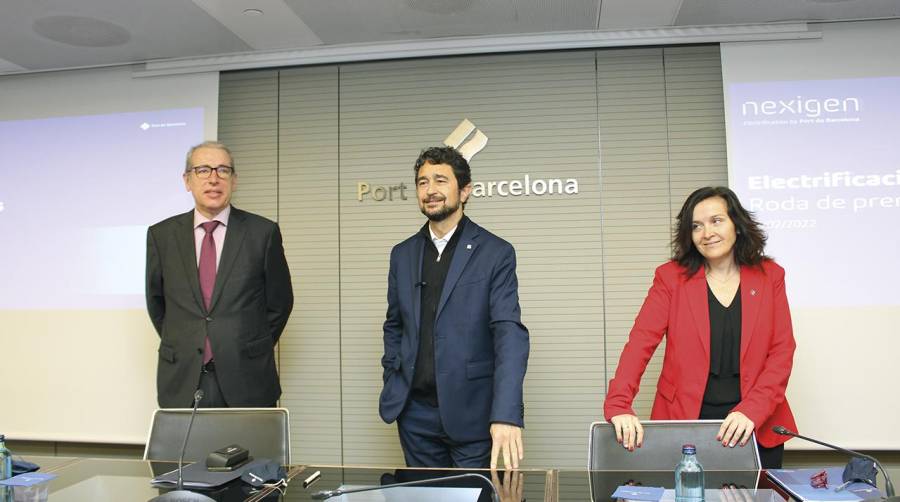 Barcelona conectará el primer portacontenedores a la red eléctrica a finales de 2023