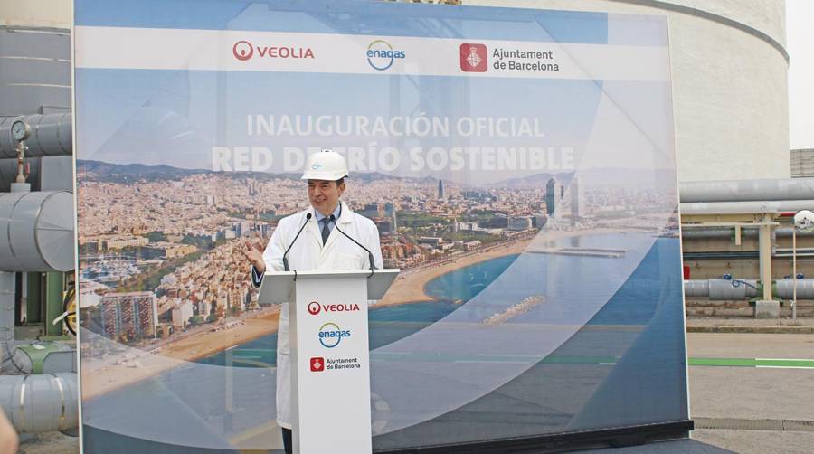 El consejero delegado de Enagás, Arturo Gonzalo, durante su intervención en la inauguración de la red de frió sostenible. Foto M.V.