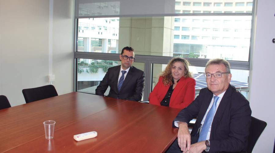 Desde la izquierda: Javier Gallardo, director general; Chelo Otero, directora adjunta y Santiago Garcia-Milà, presidente de Portic. Foto C.C.