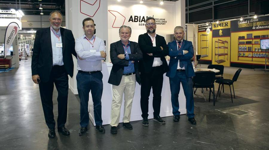 Equipo de Abian Service en su stand de Intralogistcs VLC.