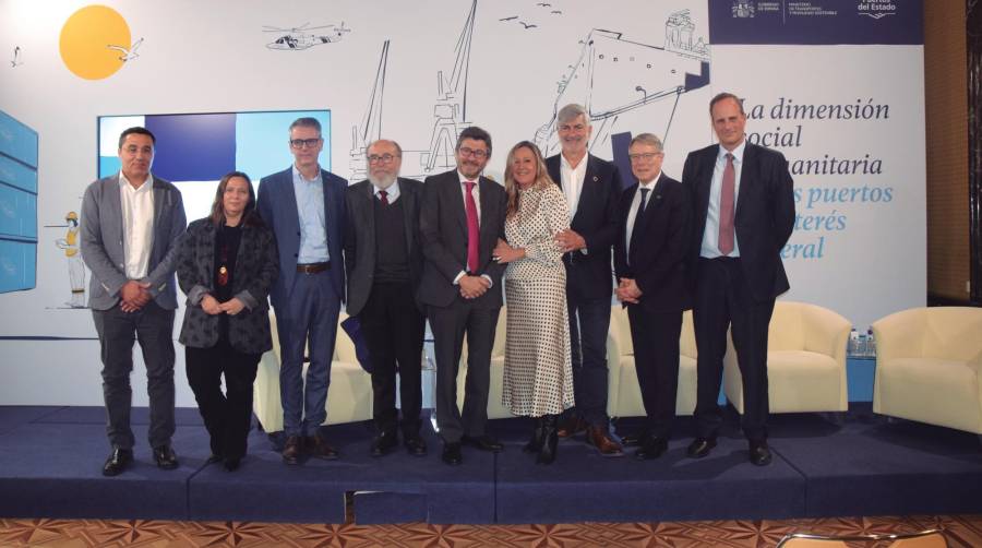 Raúl Pérez (AP Las Palmas); Nuria Obiols, (AP Tarragona), Frances Bonada (AP Barcelona); Ricardo Rodríguez-Martos (Stella Maris-Apostolado del Mar); Álvaro Rodríguez Dapena (OPPE); Elena Martínez (ISM); Paco Prado (Aportem-Puerto Solidario Valencia); Gerardo Vangioni (Mercy Ships Spain); y Carlos Botana (AP Vigo). Foto M.C.