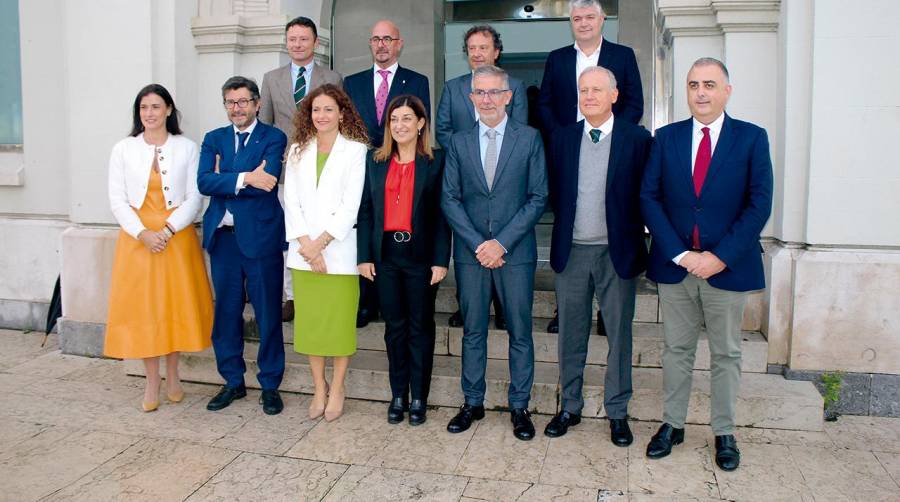 Toma de posesión de César Díaz, presidente de la Autoridad Portuaria de Santander