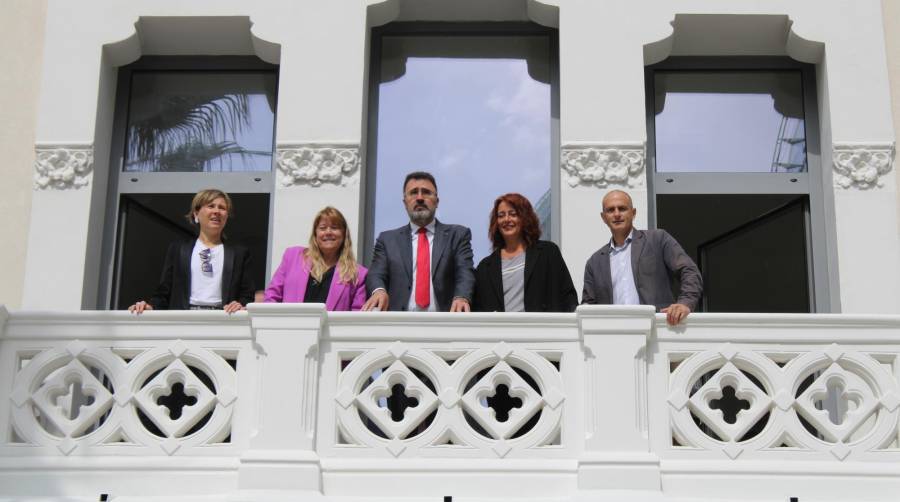 Gemma Peñalver, directora de la obra; Natàlia Garriga, consellera de Cultura en funciones, Lluís Salvadó, presidente AP Barcelona; Laia Bonet, teniente de alcaldía del Ayuntamiento de Barcelona; y David Pino, director de Port Vell. Foto M.V.