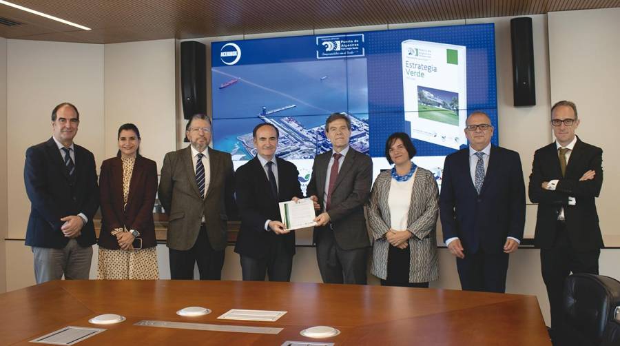 Acerinox se adhiere a la Estrategia Verde del Puerto de Algeciras