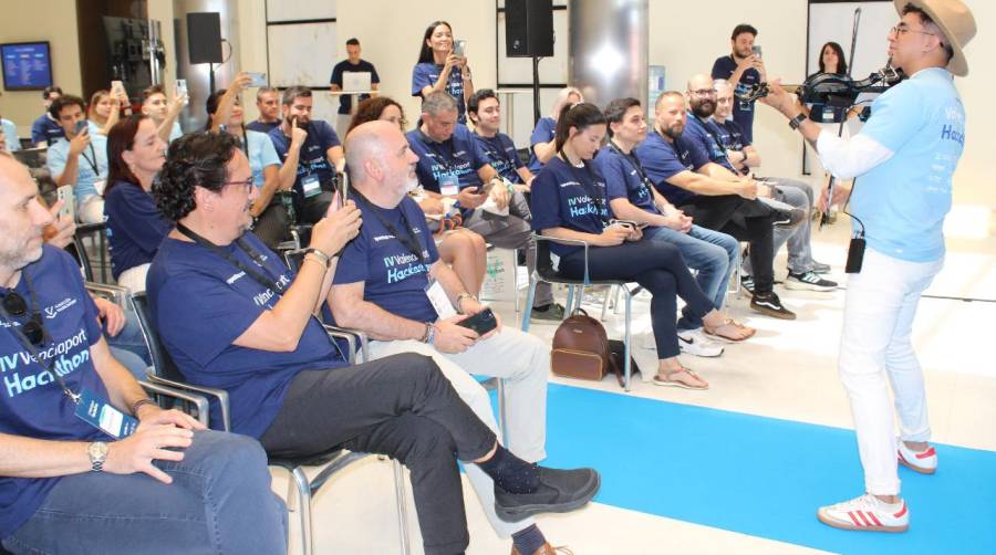 El IV Valenciaport Hackathon busca las ideas para construir el Puerto de Valencia del futuro