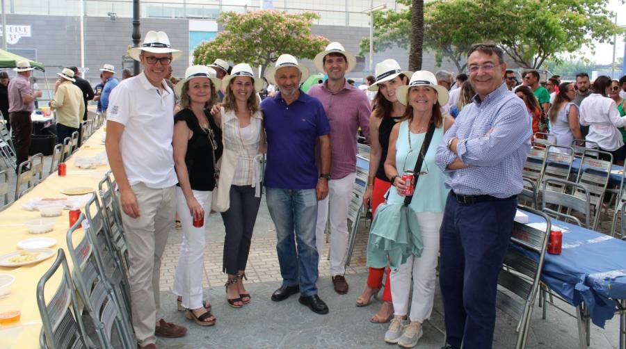 La comunidad logística de Castellón se reúne en las Paellas de San Pedro