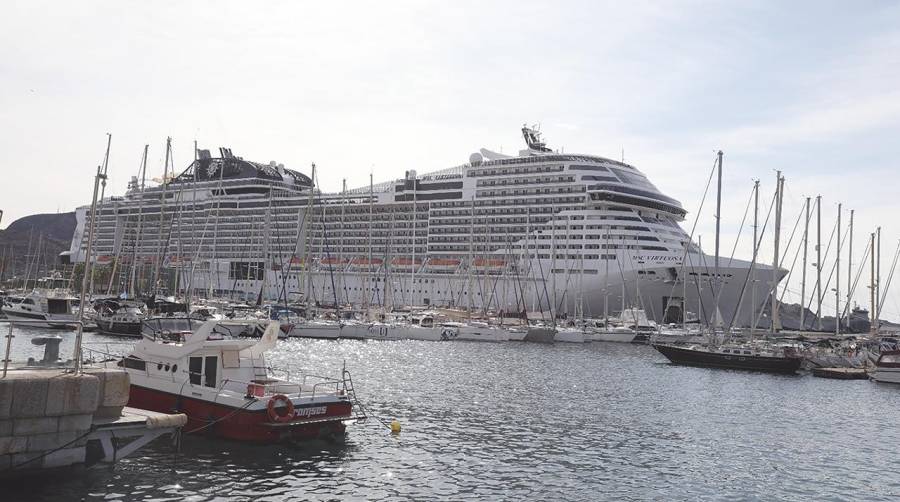 El crucero “MSC Virtuosa” realiza su primera escala en el Puerto de Cartagena