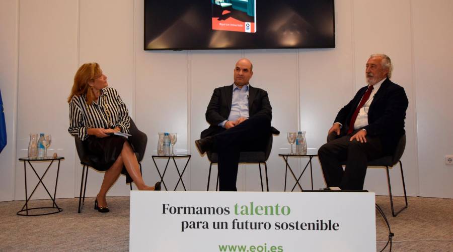 Marta Prieto, Miguel Jiménez y Julio Gómez Pomar al inicio de la presentación.