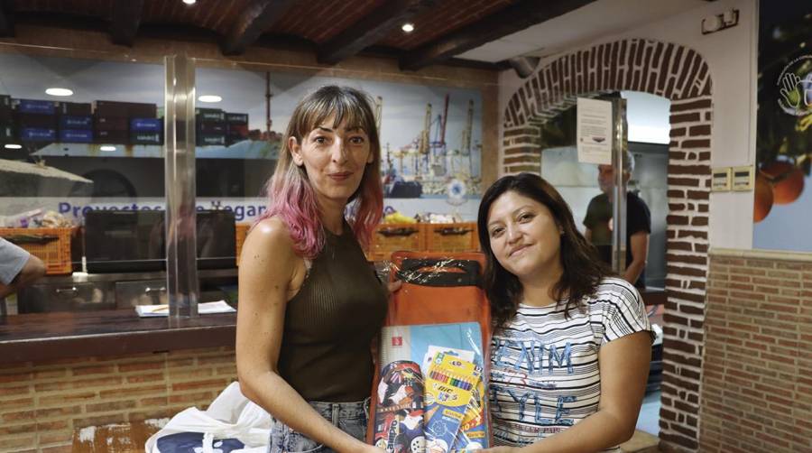 Coordinadora Solidaria Valencia entrega más de 100 mochilas con material escolar