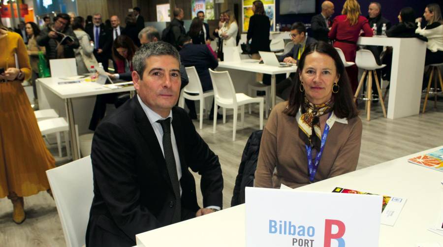 Roberto Bartolomé, de Uniport Bilbao; y Cristina Ardeo, de la AP de Bilbao. Foto B.C.