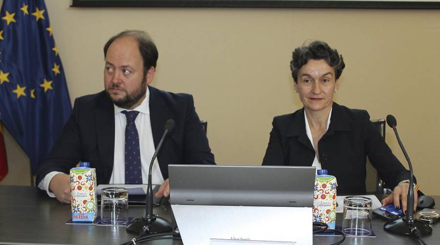 La inauguración de la jornada ha corrido a cargo de Pablo Conde, director general de Internacionalización de ICEX España Exportación e Inversiones y Mar Chao, presidenta de la Autoridad Portuaria de Valencia. Foto J.C.P.