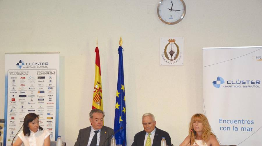 Ana Isabel Torres Pontes, jefa de la Sección de Empleo de la UPM; Antonio Crucelaegui Corvinos, director de la ETS de ingenieros Navales de la UPM; Fernando Robledo de Miguel, director técnico del CME y Nuria Martín Piris, adjunta al vicerrector para Alumnos, Prácticas Externas y Empleabilidad de la UPM.