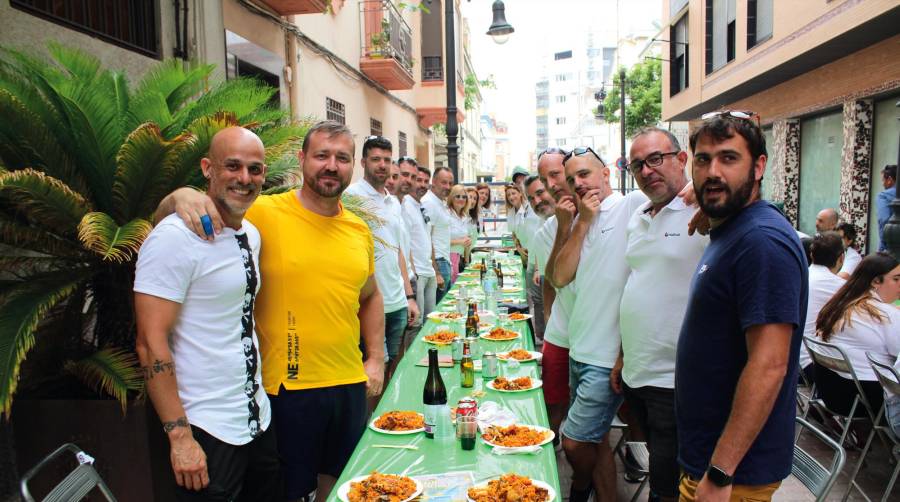 La comunidad logística de Castellón se reúne en las Paellas de San Pedro