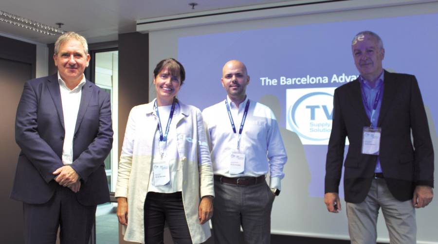 Lluís Paris, responsable de la División de Automoción, RoRo, SSS y Granel del Port de Barcelona; Nuria Rubí, directora general de TVS SCS; Carles Marimon, Responsable de Ventas España de TVS SCS; y Albert Verdós, director de marketing de TVS SCS. Foto JPM