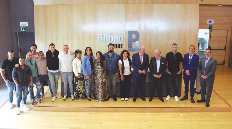 La estiba de Bilbao “destierra el conflicto” con un acuerdo crucial para consolidar la plantilla