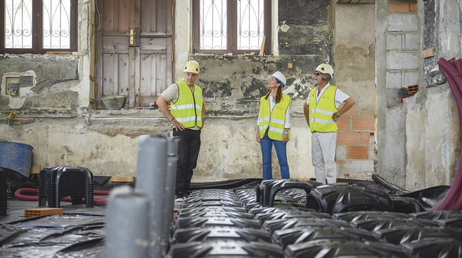 La presidenta de la institución portuaria, Rosario Soto, ha visitado las obras de rehabilitación.