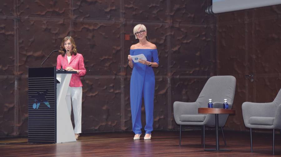 Ana González, presidenta del CEL, y Rosa Siles, consejera y mentora para empresas y startups. Foto M.C.