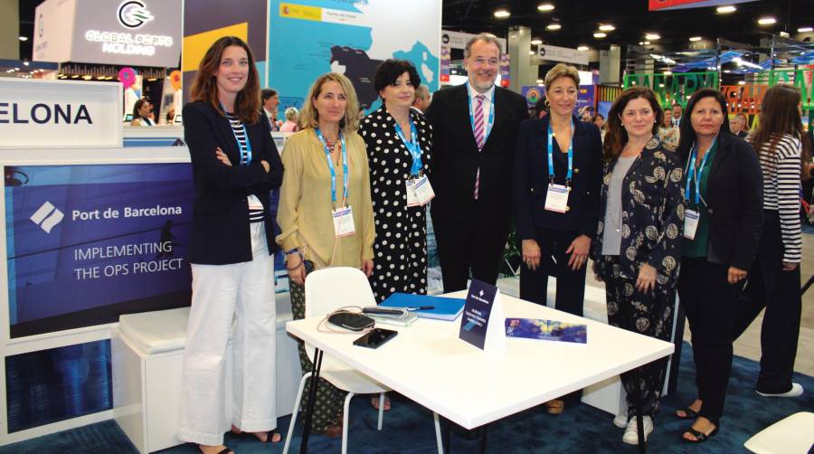 Los representante de la Autoridad Portuaria de Barcelona presentes en Seatrade Cruise Global, con Carla Salvadó, subdirectora general de Comercial; Mar Pérez, jefa de Cruceros; y Nuria Burguera, jefa de comunicación, encabezando la expedición. Foto M.V.