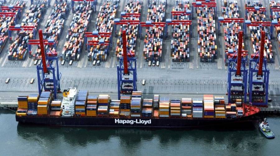 El &ldquo;Yantian Express&rdquo; de Hapag-Lloyd navega rumbo a Bahamas con el fuego ya controlado