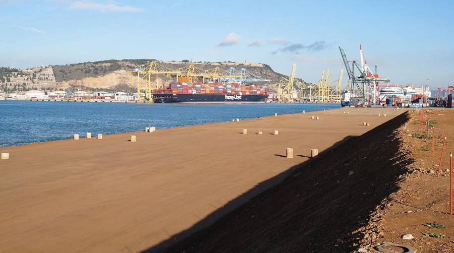 El Port de Barcelona avanza en la construcción del muelle Adosado