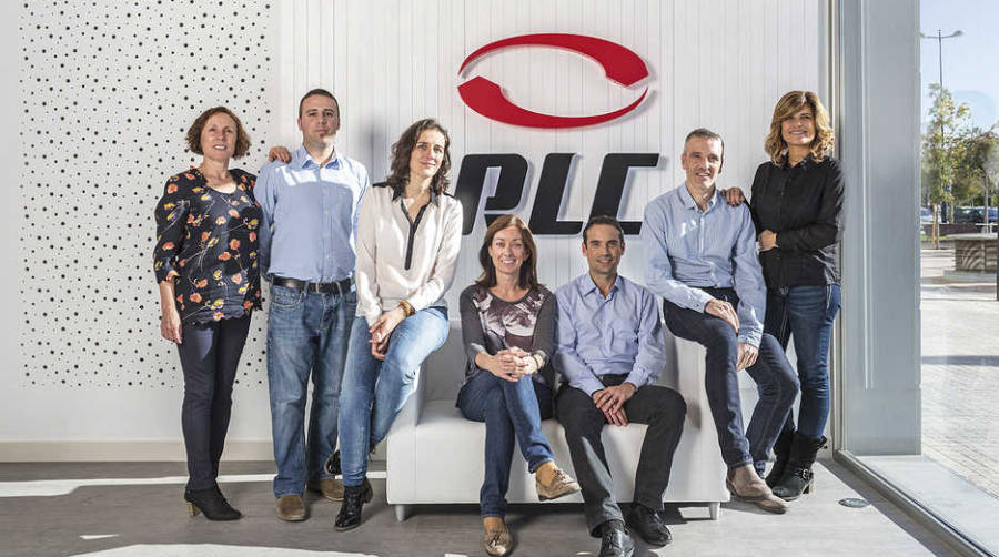 Directivos de RLC en las oficinas de Valencia. De izquierda a derecha: Elia Mart&iacute;nez, Financial Manager; Ra&uacute;l Cerd&aacute;n, Operations Manager; Bel&eacute;n Gonz&aacute;lez, Import Branch Manager; Paqui Mart&iacute;nez, Maritime Branch Manager; &Aacute;lvaro Dav&oacute;, Sevilla Branch Manager; Dario de Zordo, Italia Branch Manager; y Marina Antigua, Barcelona Branch Manager.