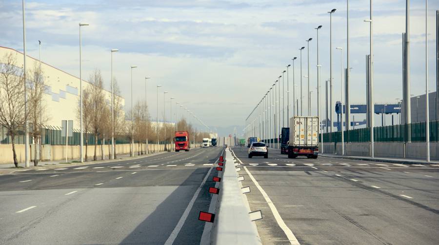 Las mejoras en el tramo 12 de la Ronda del Port aumentan la capacidad del transporte de mercanc&iacute;as en el Puerto de Barcelona