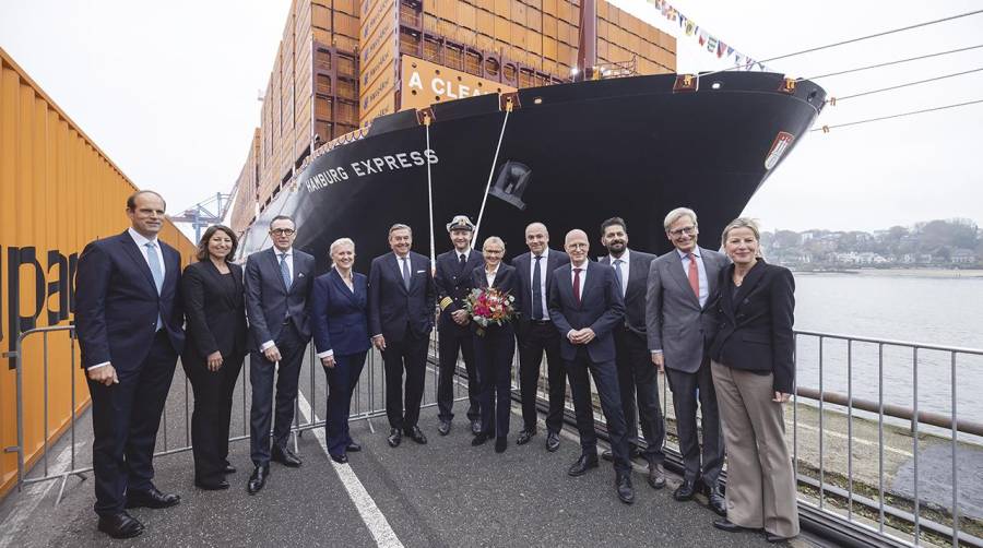 El buque ha sido bautizado en la Terminal de Contenedores Burchardkai en el Puerto de Hamburgo.