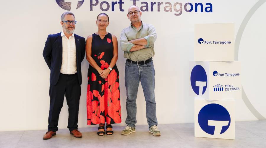 Saül Garreta, presidente de Port Tarragona; Andrea Mazzani, presidente del Club Náutico de Tarragona; y Marc Roca, gerente de APPORTT.