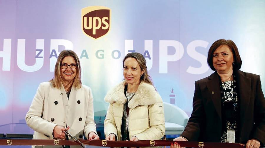 Romina Lorenzo, country manager UPS Iberia, Raquel Campos, directora general de planificación estratégica del Gobierno de Aragón y Margarita Sacristan, supervisora del centro UPS Zaragoza.