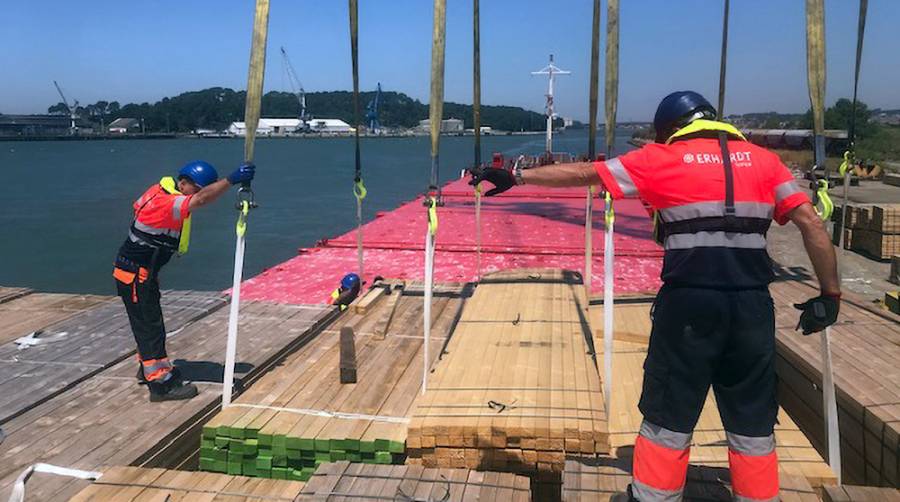 Erhardt abre una l&iacute;nea mensual para mercanc&iacute;a general entre los puertos de Baiona y Dakar