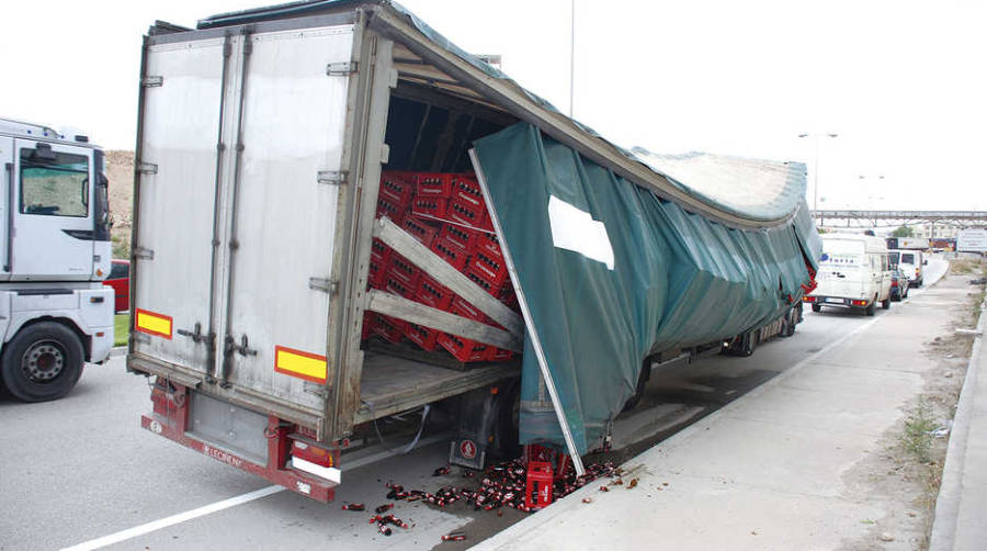 Entre el 25% y el 45% de los accidentes en el transporte de mercanc&iacute;as por carretera tienen que ver con una mala estiba de la carga.