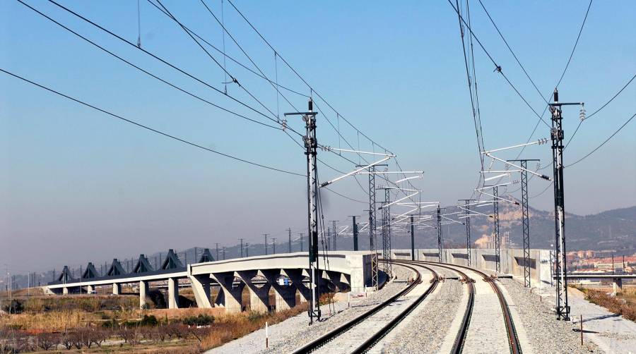 Los servicios ferroviarios de mercancías descendieron un 2,8% en el primer trimestre