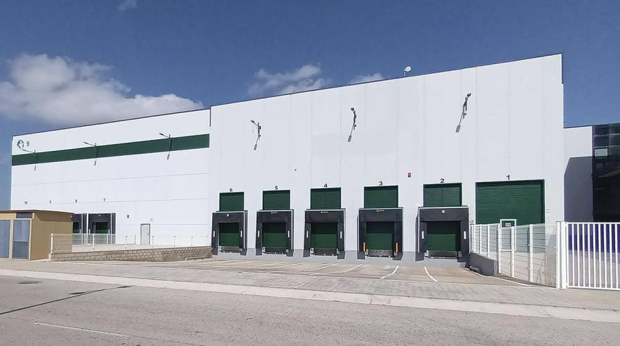 Exterior de la nave logística de Prologis, situada en P.I. Masía Baló en Riba-roja.