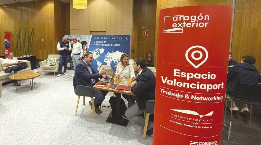 La delegación de Valenciaport está encabezada por los responsables de Multimodal y de Experiencia Cliente, Jaime Escobar y Marta Alborch, respectivamente.