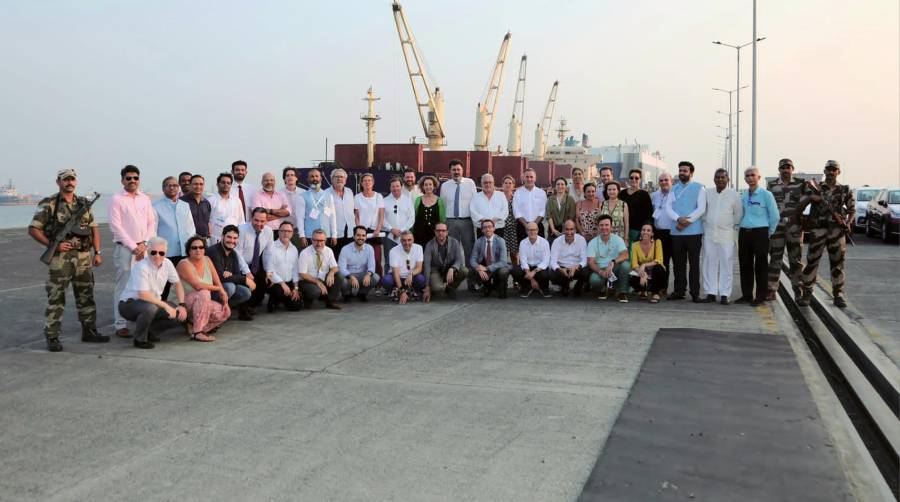 Visita ayer de la delegación del Puerto de Barcelona al Puerto de Bombay.