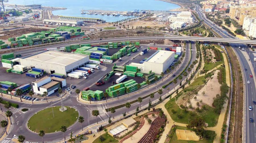 El Puerto de Alicante mejorar&aacute; las defensas y bolardos del Muelle 14.