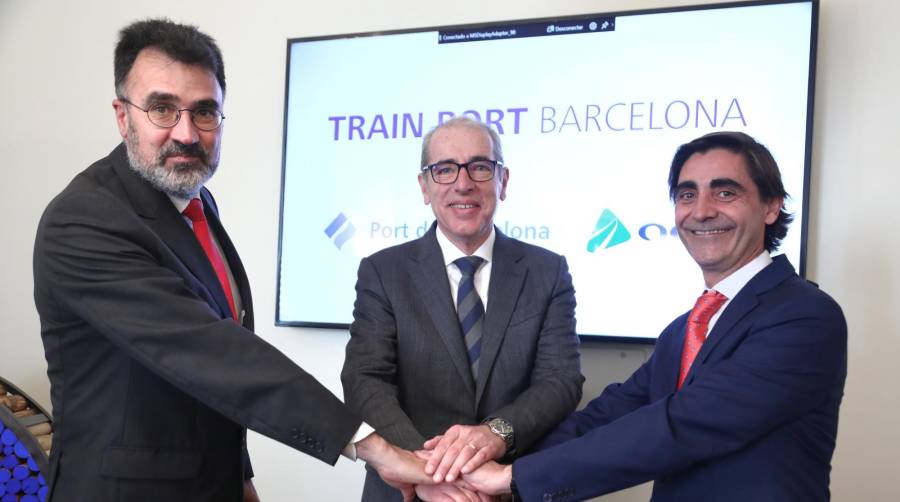 Lluís Salvadó, presidente de Port de Barcelona: José Alberto Carbonell, director general de Port de Barcelona y presidente de la sociedad Train Port Barcelona; y Jesús Maria Campo, director general de Negocio y Operaciones Comerciales de Adif.