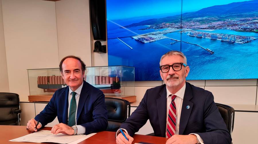 Gerardo Landaluce, presidente de la APBA, y Francisco Piniella, rector de la UCA.