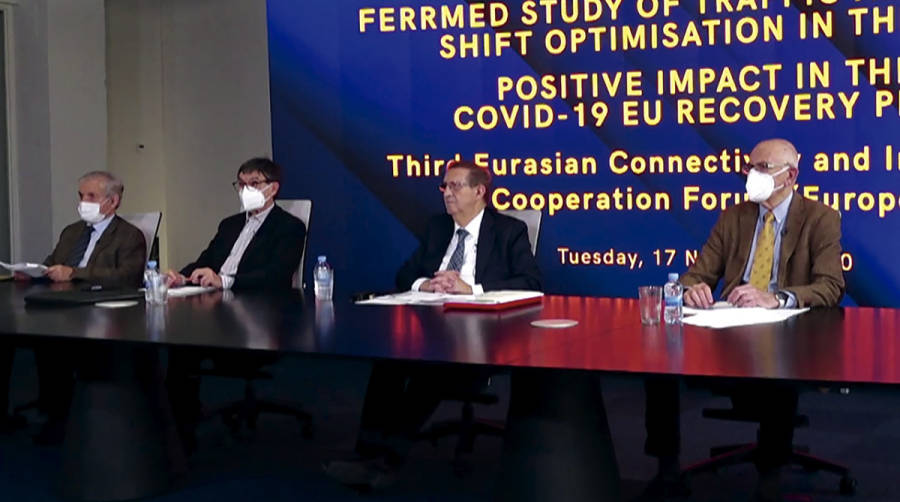 Josep Maria Ojea, Llu&iacute;s Bassas, Joan Amor&oacute;s y Valent&iacute; Ambr&oacute;s, durante la Conferencia Anual de Ferrmed celebrada esta ma&ntilde;ana.