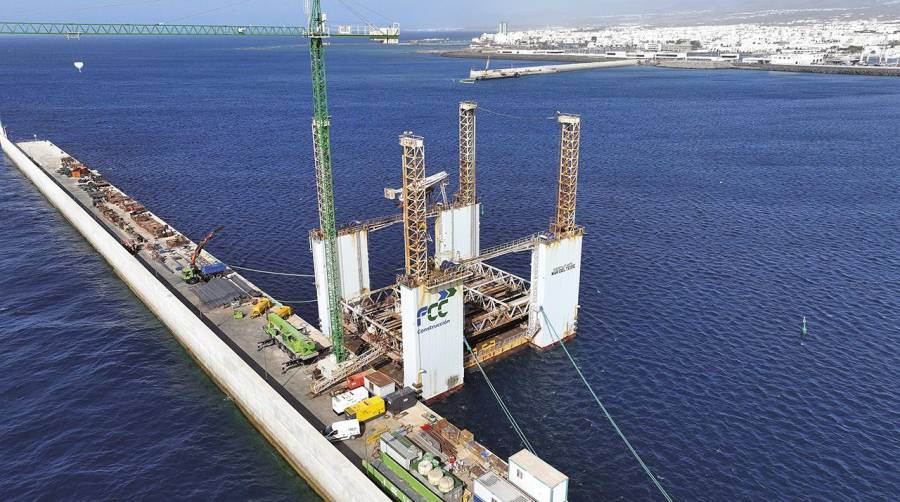 Para la ampliación se fabricarán siete cajones, cinco en línea con el actual muelle de cruceros, más un cajón de la rampa ro-ro y otro cajón como cierre lateral de la rampa.