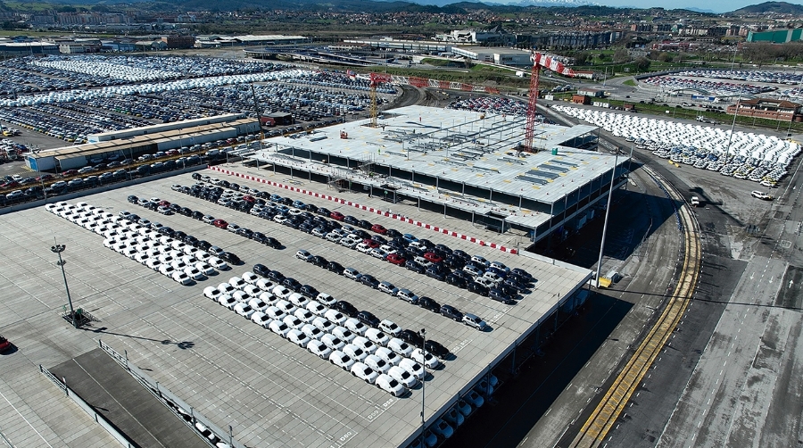 La ampliación del silo de automóviles de Santander llega a su ecuador