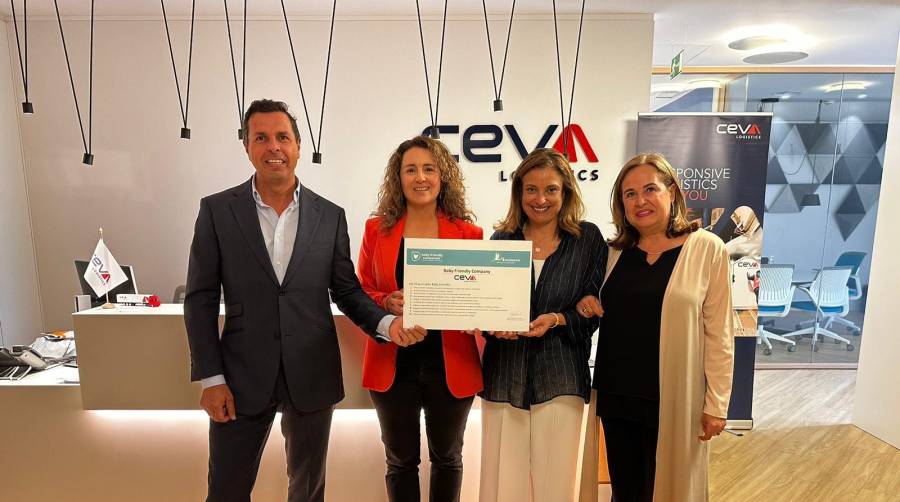 De izquierda a derecha: Fernando Lorente, HR Head Iberia de CEVA; Laura López, HRBP Manager de CEVA; Begoña Guillen, Manager Compensación y Beneficios de CEVA; y Elena Gómez del Pozuelo, Co-fundadora y CEO de Baby Friendly Companies/Bebé de París.