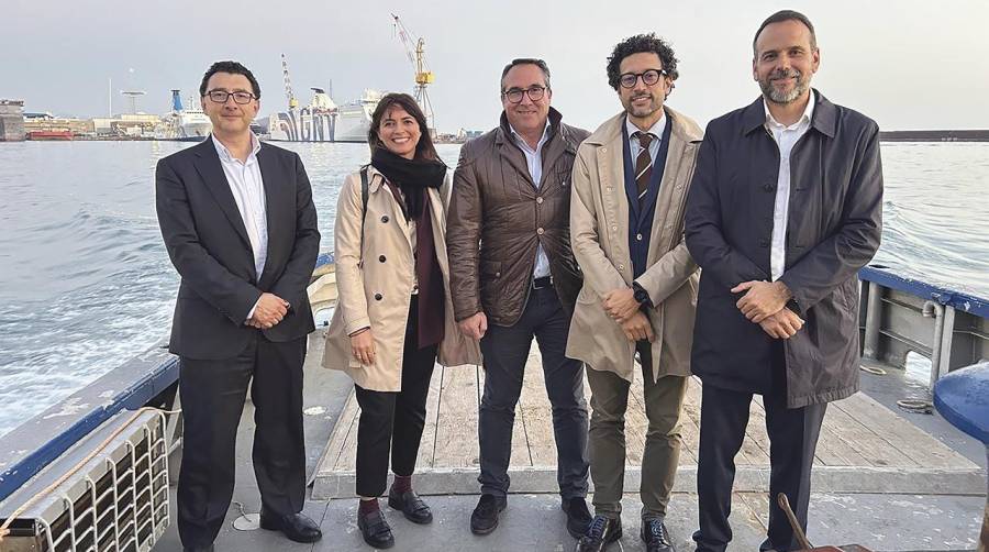 Manuel García, director de PortCastelló; Monica Romano: Communication and Marketing del Puerto de Génova; Rubén Ibáñez, presidente de PortCastelló; Leonardo Picozzi: Marketing Manager del Puerto de Génova y Adolfo Noguero, director Comercial y Desarrollo de Negocio de PortCastelló.