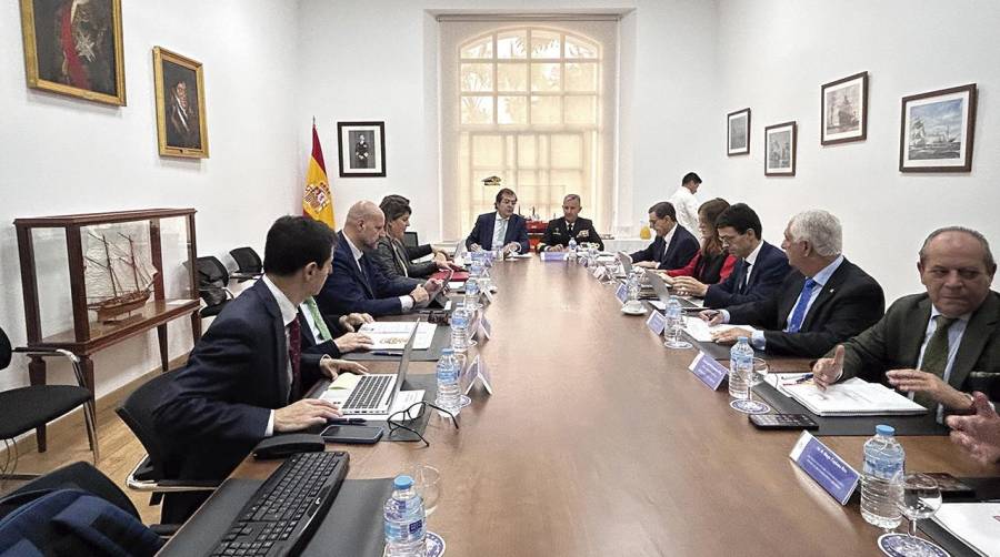 Miembros del Consejo de Administración de la Autoridad Portuaria de Cartagena en su reunión de hoy.