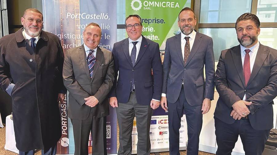 El presidente de las asociaciones de cerámica en Argelia, Mohamed Moncef; el presidente de la asociación de cárnicas de Argelia, Bambou Sonanf; presidente de la Autoridad Portuaria de Castellón, Rubén Ibáñez, el director comercial y desarrollo de negocio de PortCastelló, Adolfo Noguero y el representante de Omnicrea en Argelia.